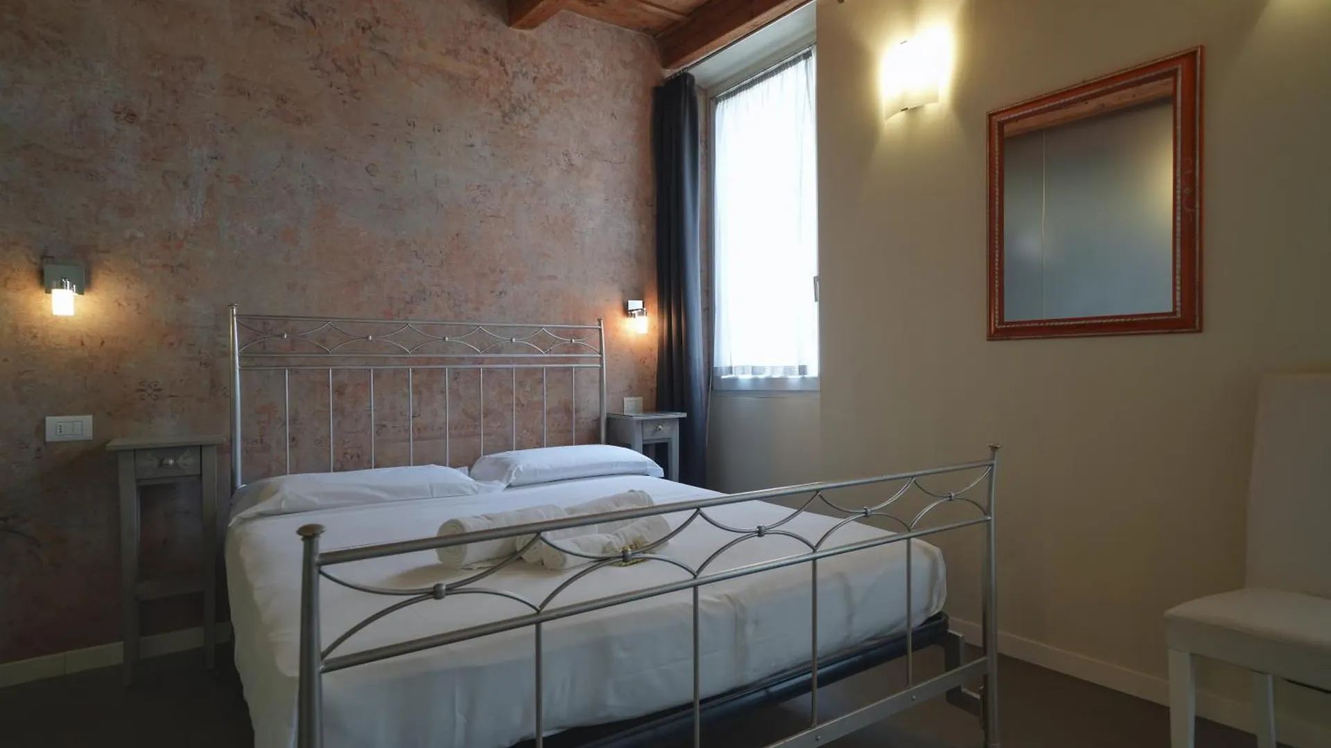 Palazzo Di Giulietta - Juliet'S Palace Verona