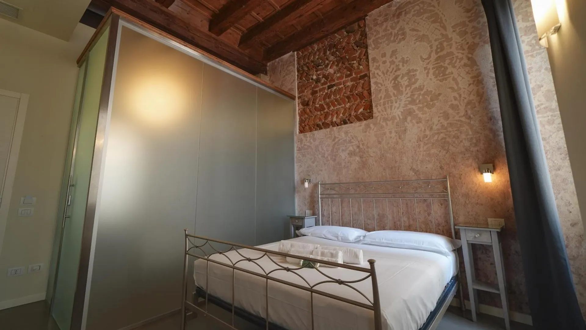 Gasthuis Palazzo Di Giulietta - Juliet'S Palace Verona