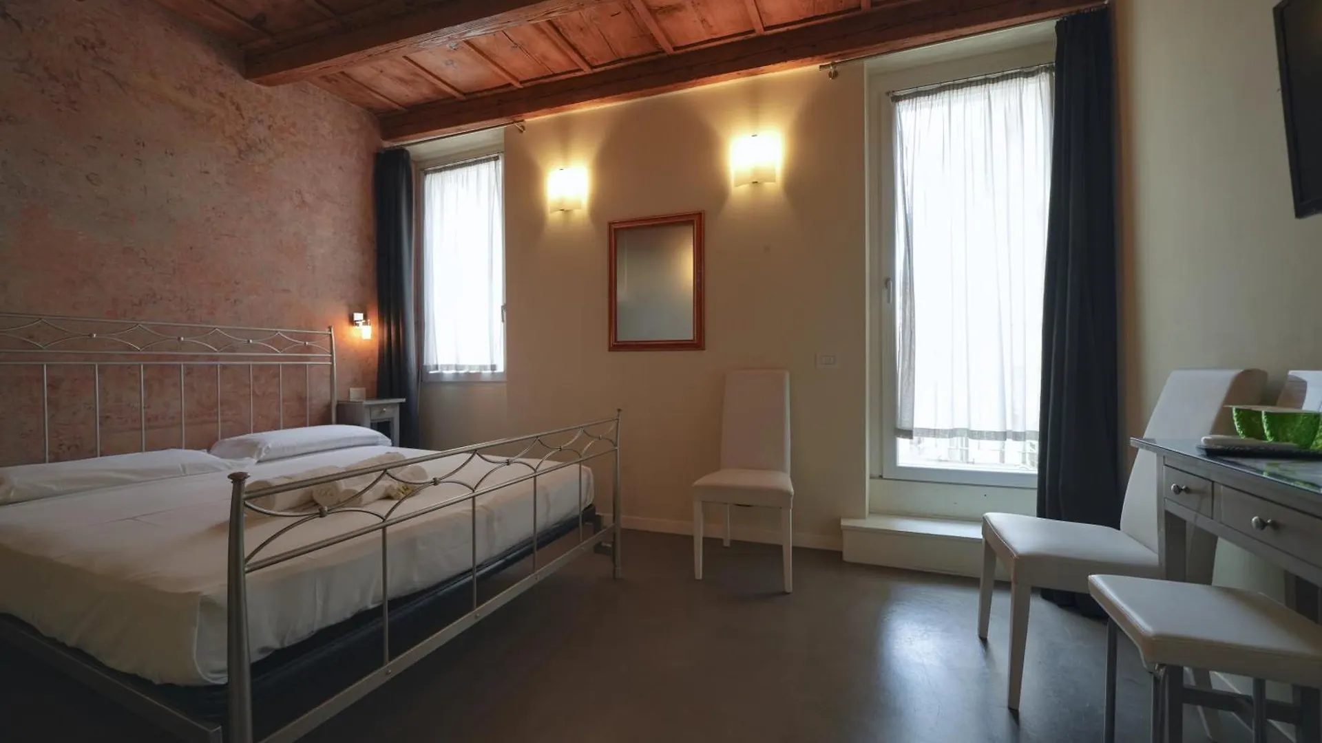 Palazzo Di Giulietta - Juliet'S Palace Verona Gasthuis